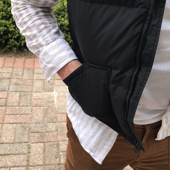 Old Navy Black Down Vest, Unisex Styling, Women's Size Medium - Picture 5 of 9